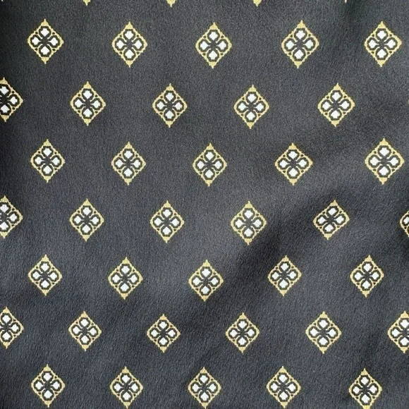 DYNAMITE V-NECK SHORT SLEEVE SATIN TOP IN BLACK WITH GOLD DETAILS  SIZE XS - Picture 5 of 11